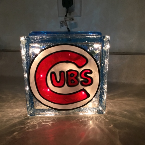 NEW, CHICAGO CUBS HAND-PAINTED STAINED GLASS, LIGHT UP BLOCK - Picture 2 of 7